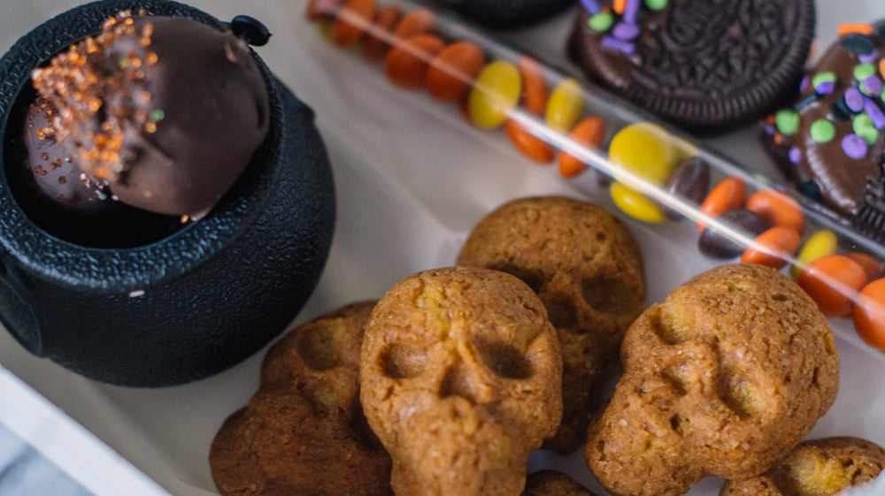 How to Make a Halloween Baked Goods Boo Box