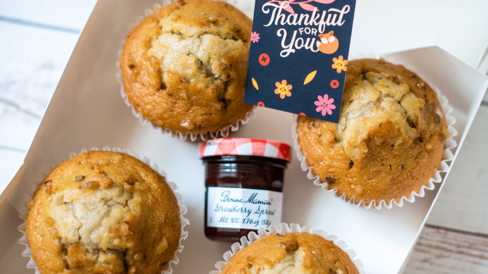 Delicious Homemade Muffins with Jam: A Thoughtful Thanksgiving Gift Idea